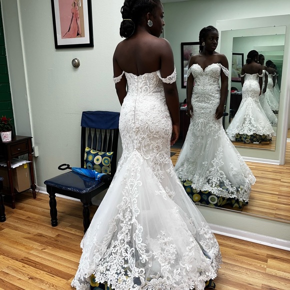 Wedding Dress - Picture 3 of 5